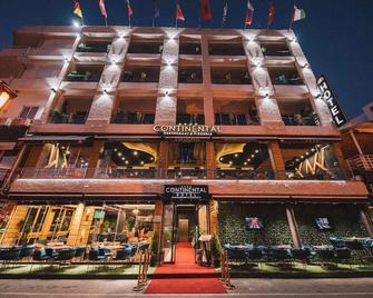 Continental Hotel - Ulcinj - Budynek