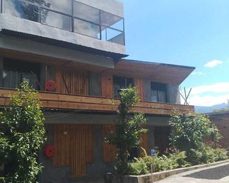 palenque volcanoes - Kinigi - Building