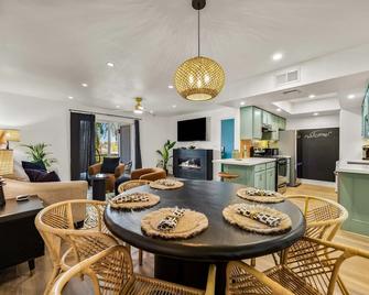 Bring the Whole Family, Fully Stocked! With AC - Phoenix - Comedor