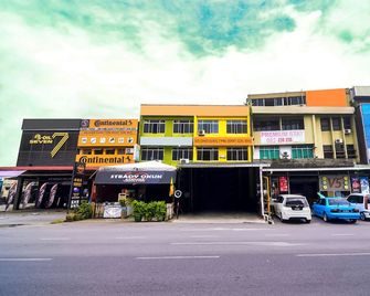 OYO 44017 L & C Premium Stay - Kuching - Bangunan
