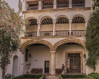 Las Casas de la Judería de Córdoba - Córdoba - Building