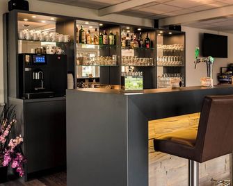 Hotel Nes - Nes - Bar