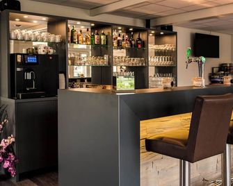 Hotel Nes - Nes - Bar
