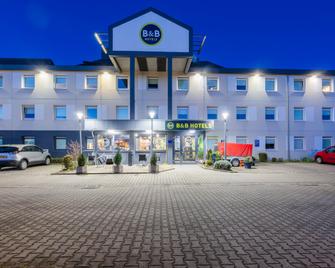 B&b Hotel Saarbrücken-ost - Saarbruecken - Building