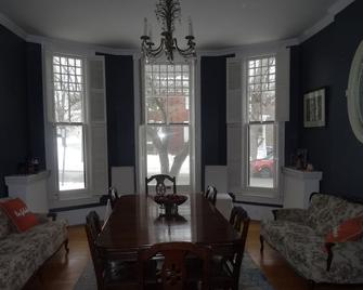 Why rent a brick and glass box when you can step back in time to the late 1800s? - Brockville - Living room