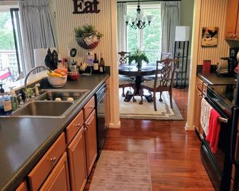 3 master bedroom condo in mountain resort - Nellysford - Kitchen