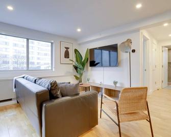 Apartment Just 10 Minutes Away to Airport - Arlington - Sala de estar
