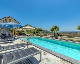 Pool & Whirlpool Villa Art Three - Trebnje - Басейн