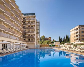 فندق إتش توب أماتيستا - يوريت دي مار - حوض السباحة