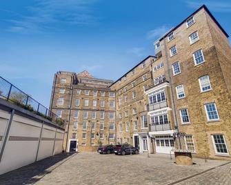 Greenwich Mill - Modern Comfort & Historic Charm - London - Building
