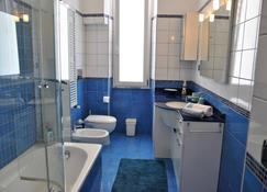 Top Of The City Appartamento Climatizzato Nel Centro Di Formia - Formia - Bathroom