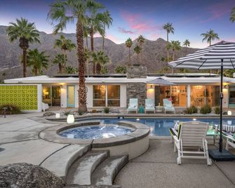 Ps Swanky: The Ultimate Mid-Century Experience - Palm Springs - Pool