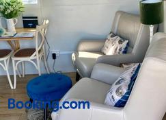 Blackbird Cottage - Lincoln - Living room