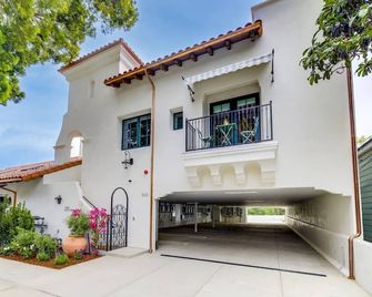 Casa De La Vina, a ZenStay Hotel - Santa Barbara - Building