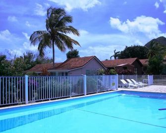 L'Anse Bleue - Le Diamant - Pool
