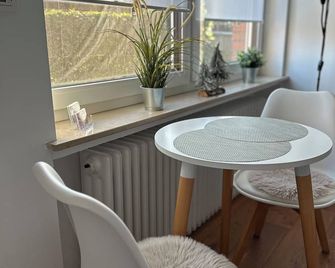 Apartment with private entrance - Wardenburg - Comedor