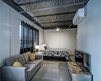 One Bed Unit Above Coffee Shop in Jackson - Jackson - Bedroom