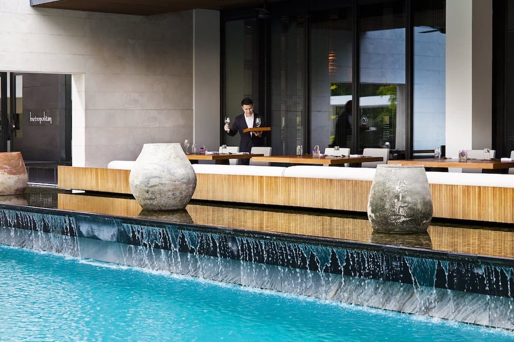 كومو ميتروبوليتان بانكوك