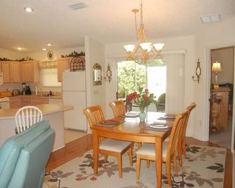 Quiet, Farm View, Extremely Clean and Comfortable Ranch home with Gas Golf Cart - The Villages - Essbereich