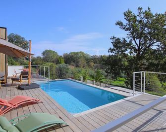 Stunning Home In Suze La Rousse - Suze-la-Rousse - Piscine