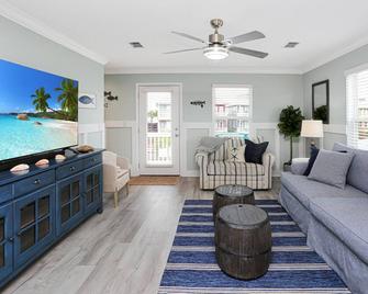 The Ricks Carlton by Pristine Properties Vacation Rentals - Mexico Beach - Sala de estar