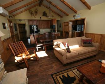 4 Bedroom/3 Bath Home located on Blackduck Lake at White Birch Resort - Bemidji - Living room