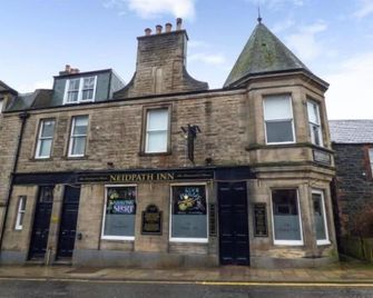 ذا نايدباث إن - بيبلز - مبنى