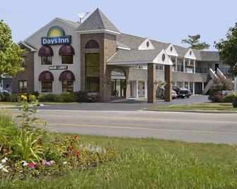 Days Inn by Wyndham Mackinaw City - Lakeview - Mackinaw City - Bygning