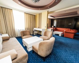 Hotel Holiday - Saraybosna - Oturma odası
