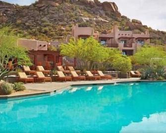 2 Bedroom Four Seasons Residence Club Scottsdale! - Carefree - Piscina
