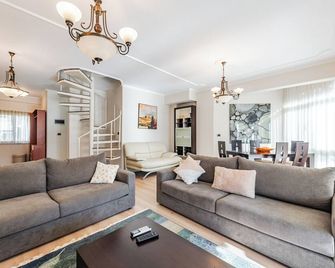 The Master Seaside Duplex by PS - Kavajë - Sala de estar