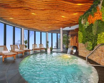 فندق أوليمبي - سبندلروف ملين - حوض السباحة