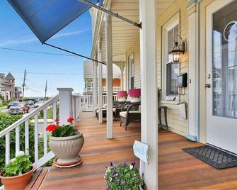 The Carriage House B&B - Ocean Grove - Balcony