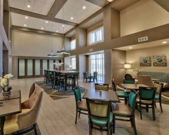 Hampton Inn & Suites Albuquerque/Airport - Albuquerque - Restaurang