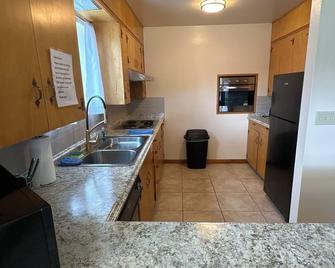 Winchester Bay Inn - Reedsport - Kitchen