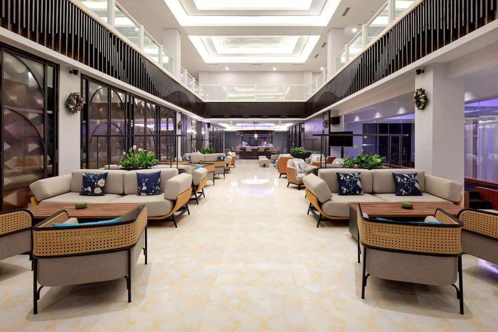 ذا سينترا هوتل مانادو - مانادو - ردهة