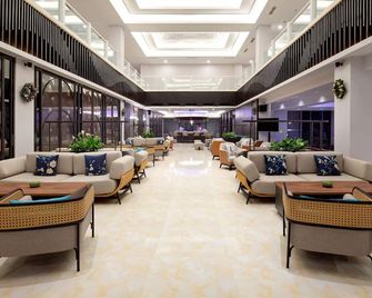 ذا سينترا هوتل مانادو - مانادو - ردهة