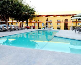 Hotel Villa del Sol - Ciudad Juárez - Zwembad