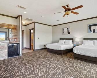 Motorboat Inn Suite 12 - Graford