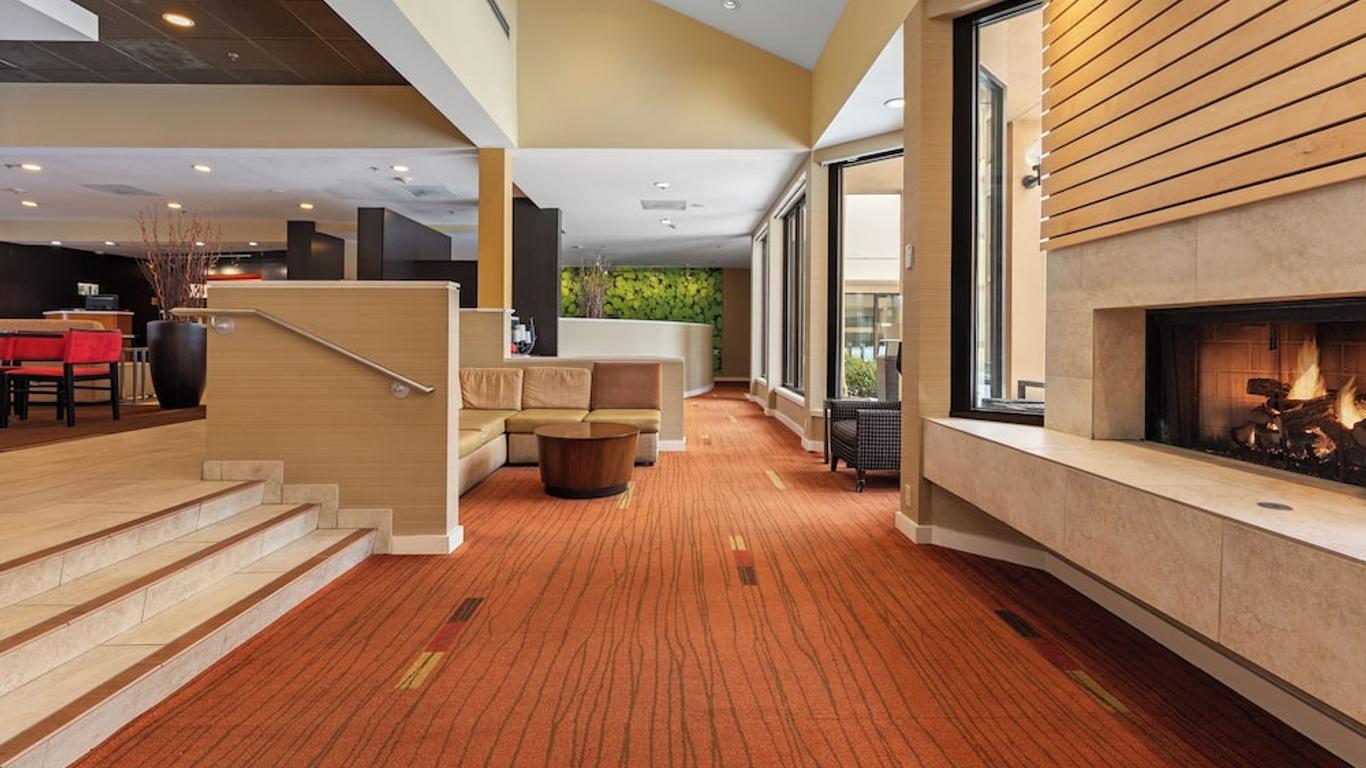 Courtyard by Marriott Toledo Airport/Holland