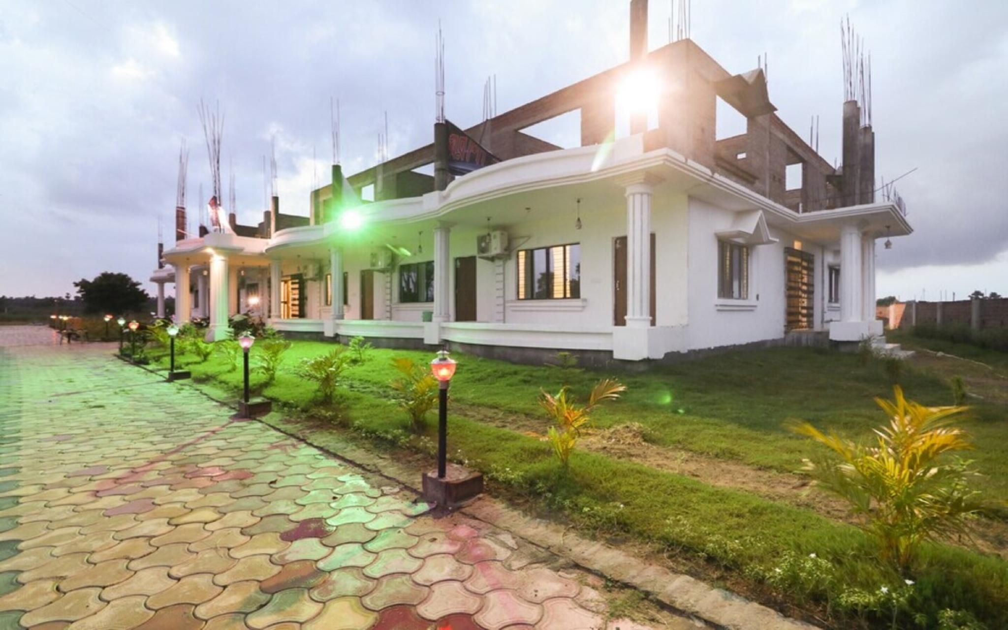 The Gharana Hotel and Resort - Bolpur - Building