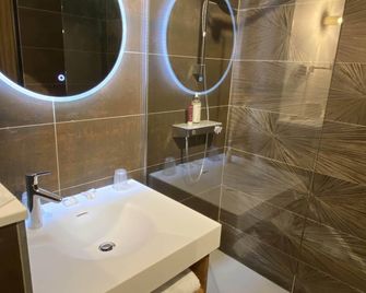 Golf Hôtel - La Grande-Motte - Bathroom