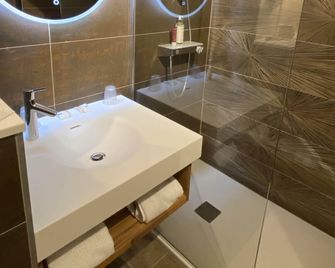 Golf Hôtel - La Grande-Motte - Bathroom