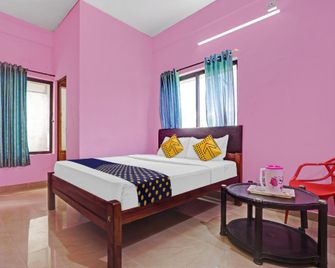 Spot On Hi-Way Inn - Alwaye - Bedroom