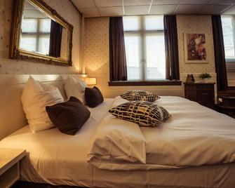 كوين هوتل - إيندهوفين - غرفة نوم