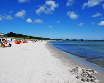 Trenter Fewo Mit Sonnenterrasse - Trent - Beach