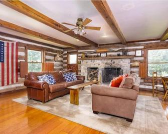 The Herd's Inn - Winchester - Living room