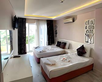 Beachway Hotel - Side - Habitación