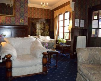 The Craigdarroch Inn - Inverness - Living room