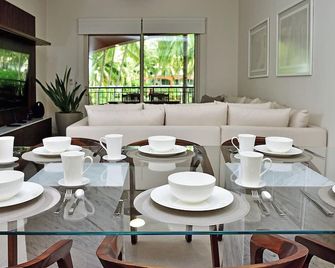 2 Bed 2 Bath, Plus One Den at Playa Roya - Nuevo Vallarta - Dining room